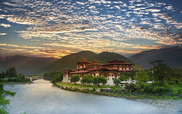 Ein herrlicher Abend in Punakha, Bhutan